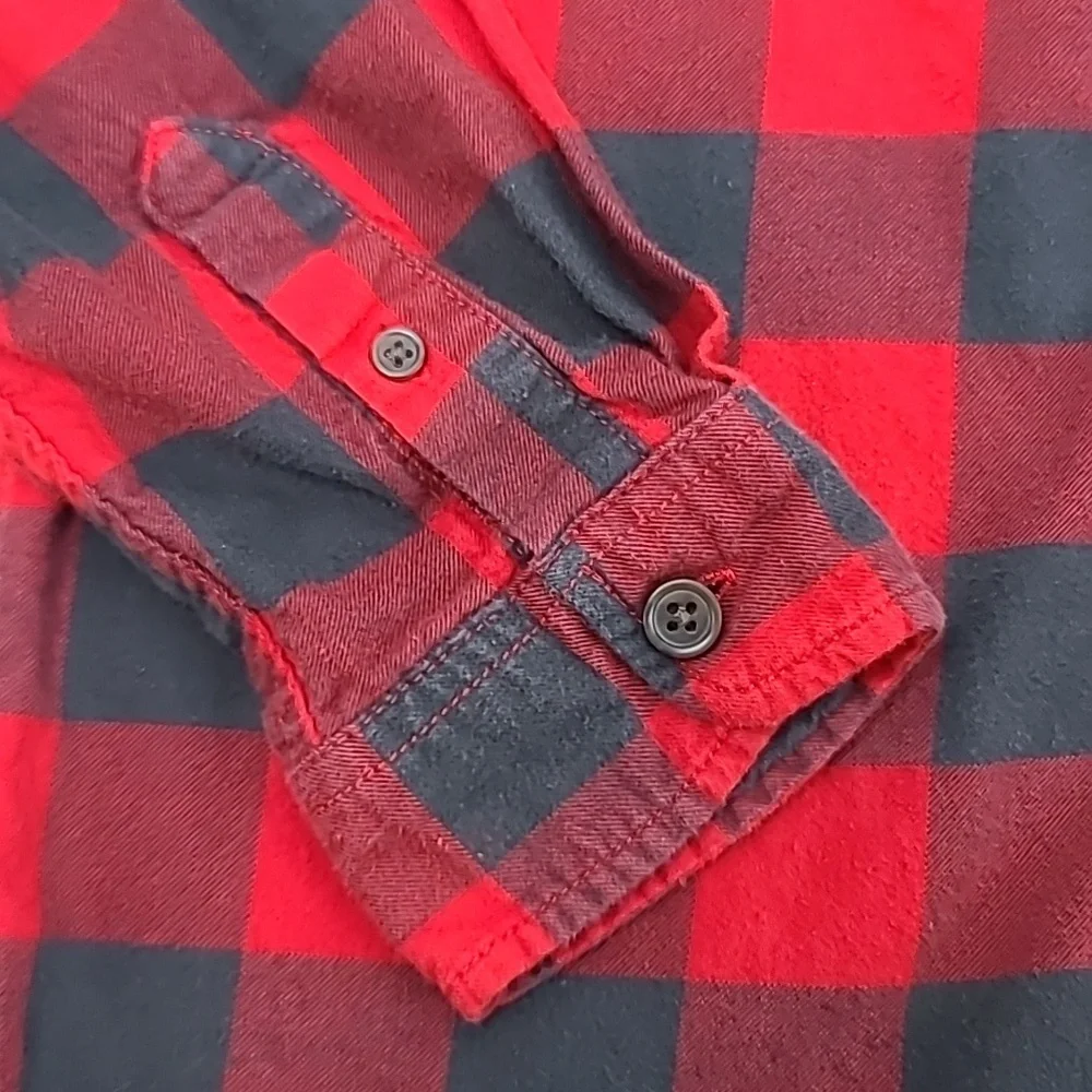 Cat & Jack Boys' Long Sleeve Flannel Button-Down Shirt in Red/Black Size XL/16